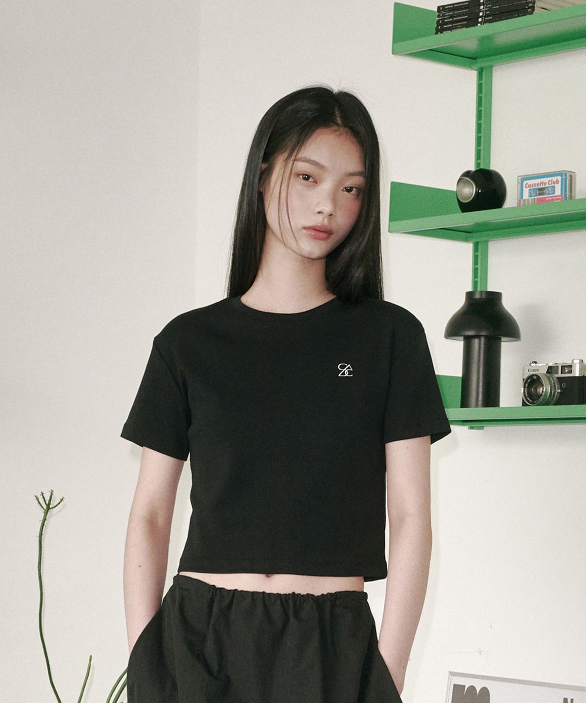 솔트앤초콜릿(SALT AND CHOCOLATE) SAC 로고 오버핏 크롭 티셔츠 블랙 4W2311002