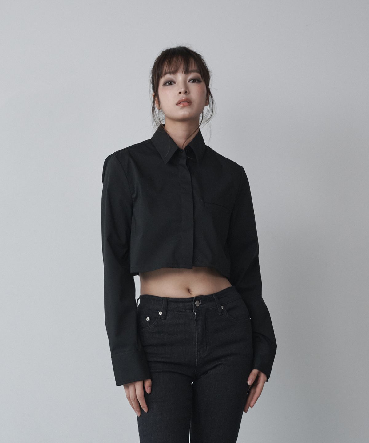 솔트앤초콜릿(SALT AND CHOCOLATE) SAC 로고 링클프리 크롭 셔츠 블랙 4W2317001