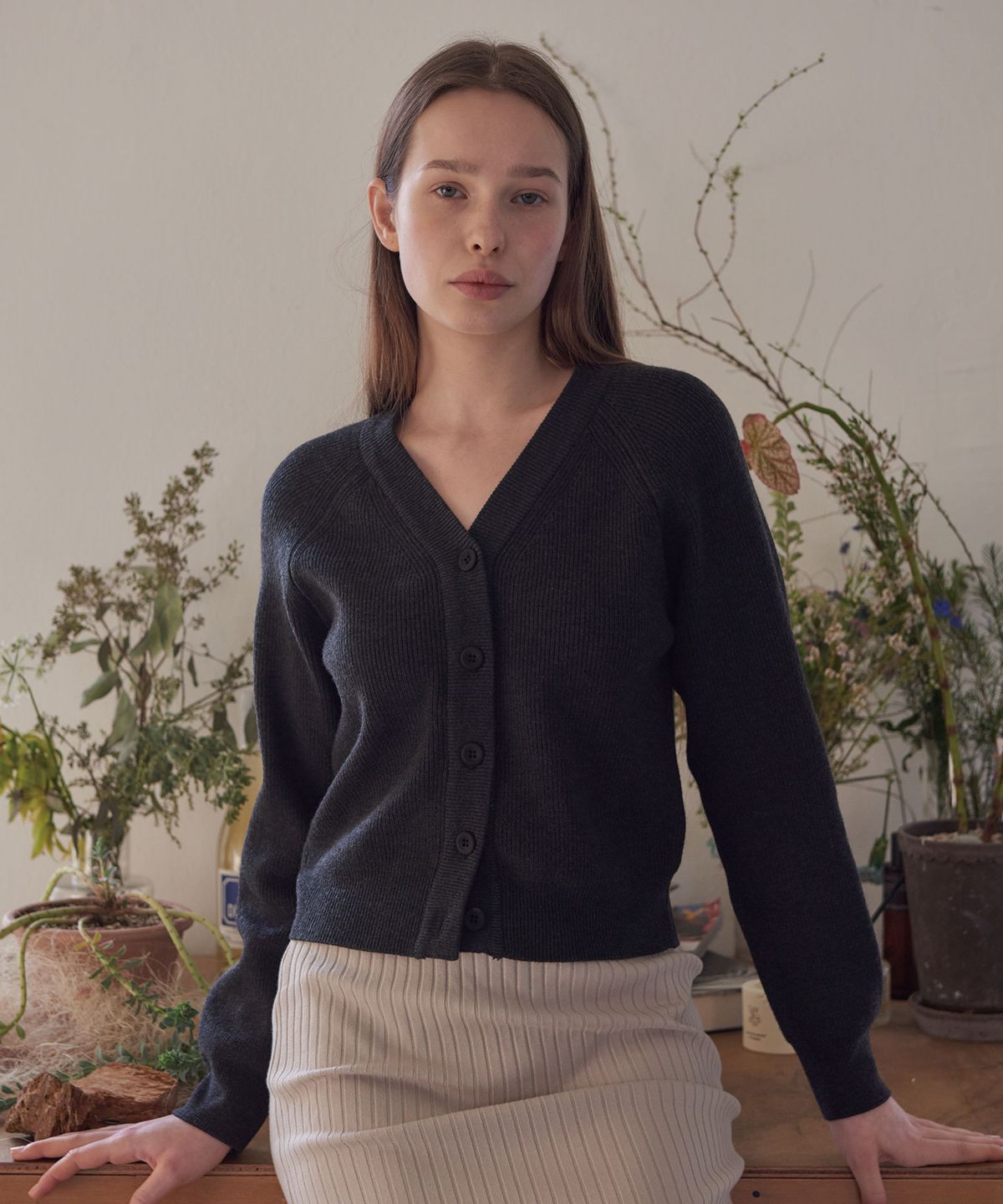 38컴온커먼(38COMEONCOMMON) V-Neck Ribbed Cardigan (Melange Charcoal)