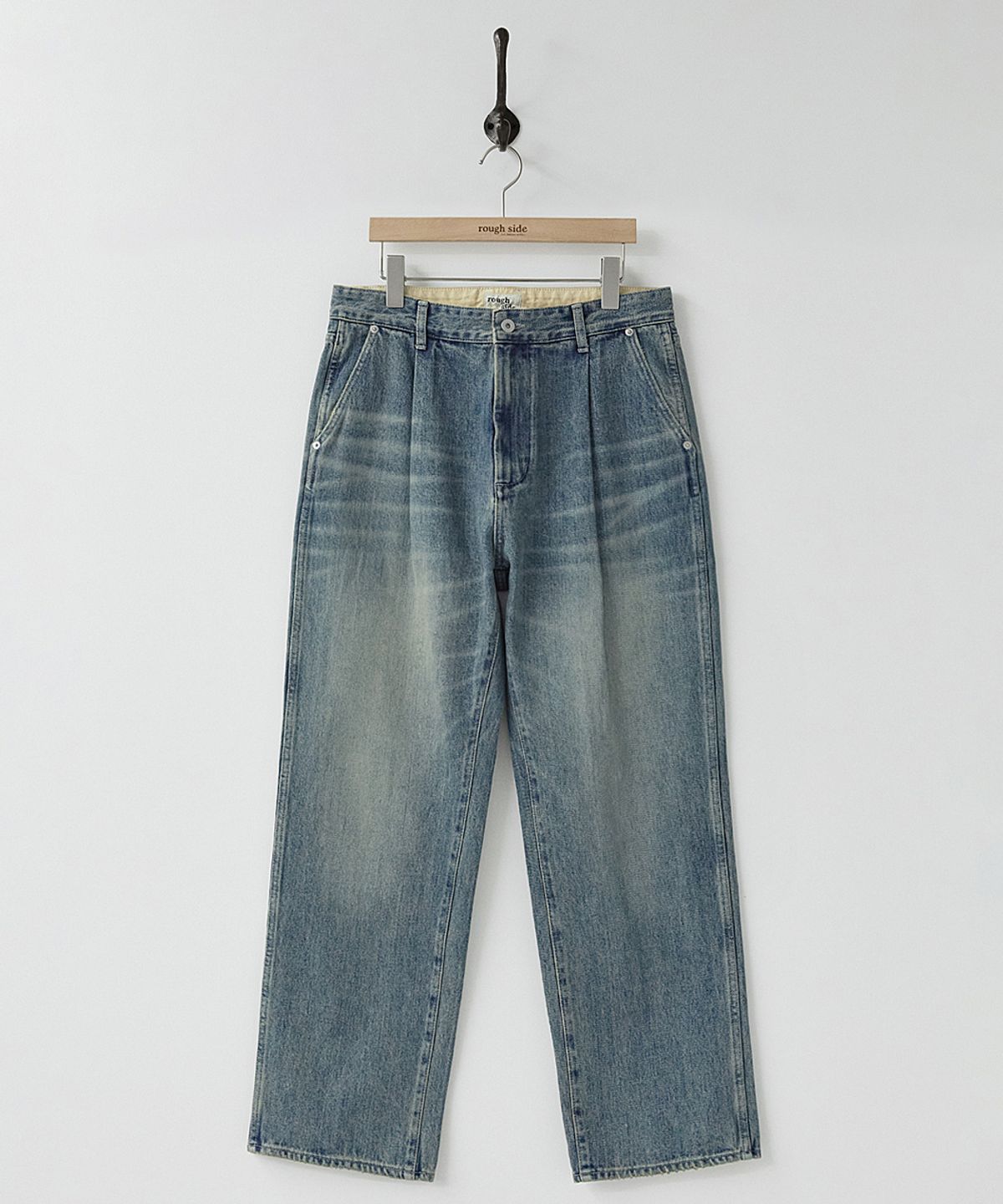 러프사이드(ROUGHSIDE) Drape Denim Pants Light Blue