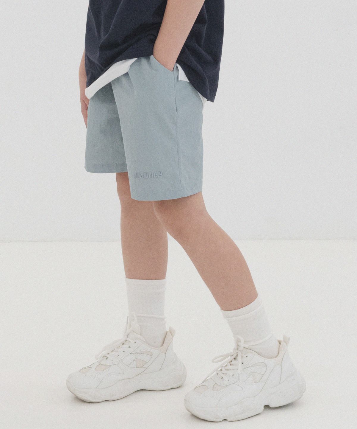 피아네르 키즈(PIANER KIDS) 로고 자수 나일론 밴딩 쇼츠 (블루 그레이)