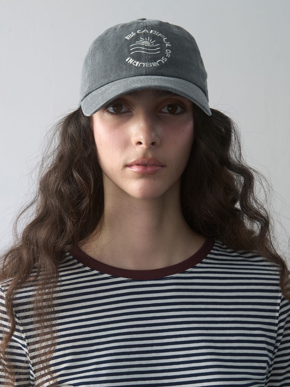 기준(KIJUN) Sunburn Cap ESSENTIAL UNISEX Charcoal