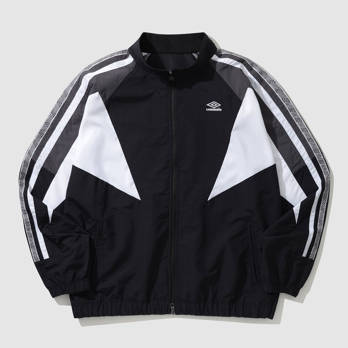 엄브로(UMBRO) UK 헤리티지 ver.2 스텐넥 자켓 블랙(UO321CJK92)