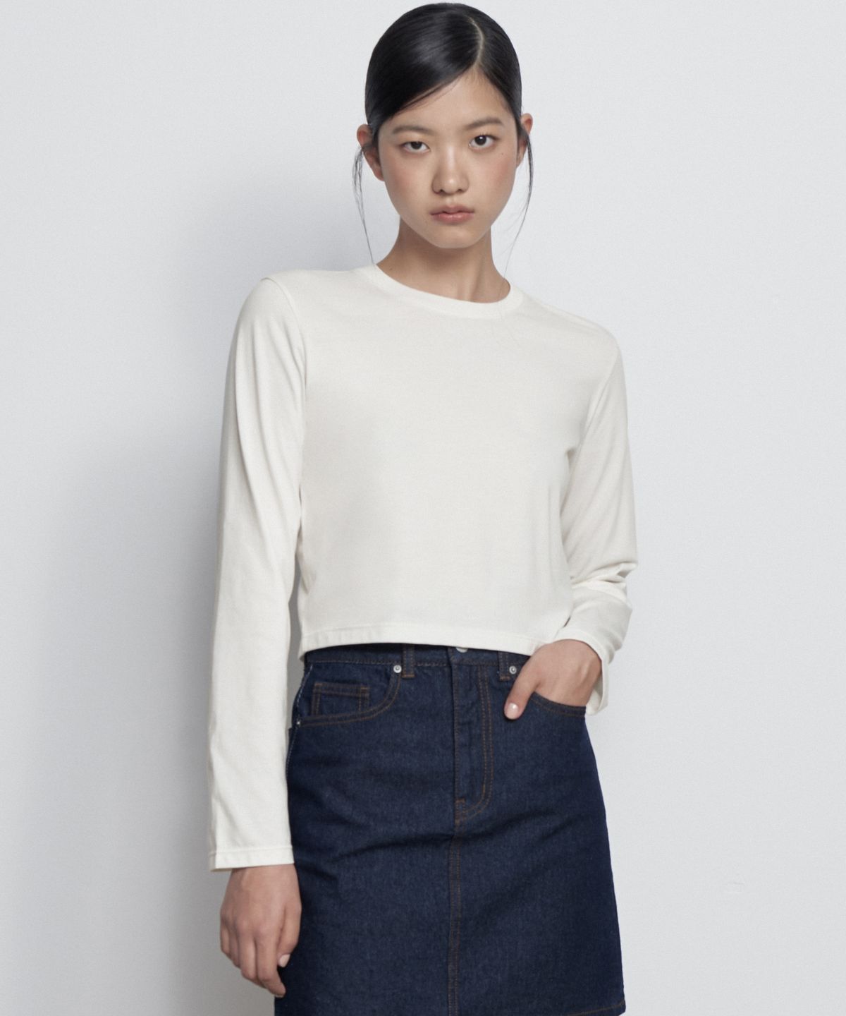 무신사 스탠다드 우먼(MUSINSA STANDARD WOMAN) [쿨탠다드] 우먼즈 크루 넥 크롭 긴소매 티셔츠 [크림]