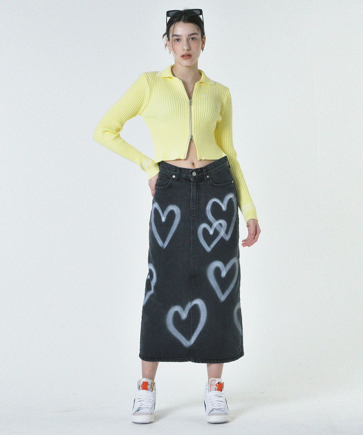 미드나잇 무브(MIDNIGHT MOVE) heart denim skirt (black)