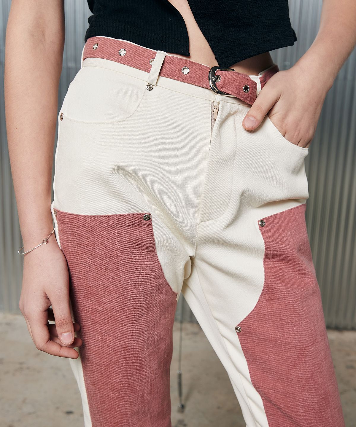 라티젠(LARTIGENT) L2 BELT COLOR BLOCK PANTS(IVORY)