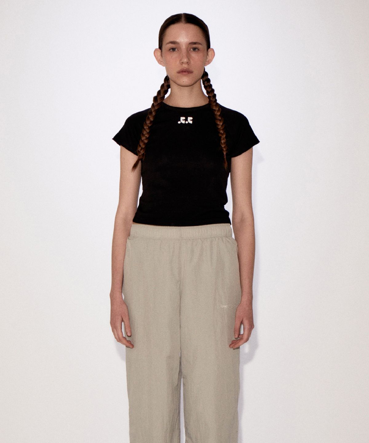 레스트앤레크레이션(REST&RECREATION) RR LOGO CROP T-SHIRT BLACK