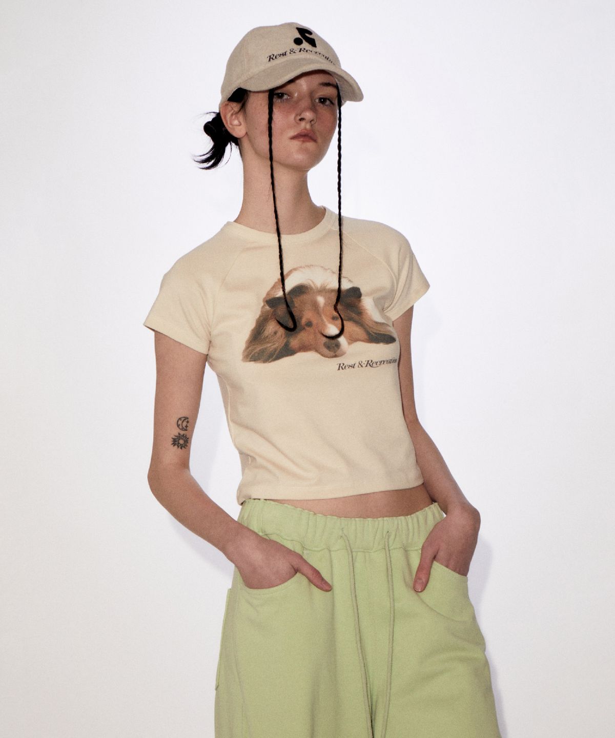 레스트앤레크레이션(REST&RECREATION) RIRI CROP T-SHIRT BEIGE