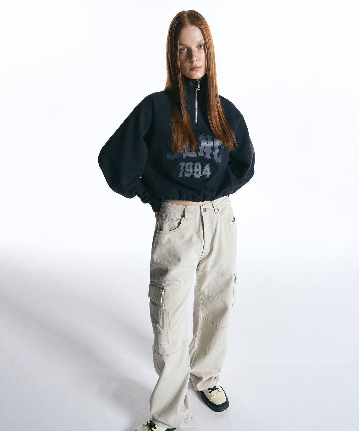 인사일런스 우먼(INSILENCE WOMEN) SLNC 하프집 스웨트셔츠 NAVY