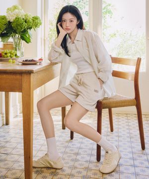 [고윤정 착장] CLASSIC LOGO SWEAT SHORTS oatmeal