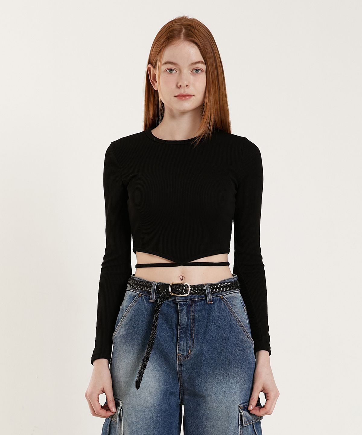 핑크파인애플(PINKPINEAPPLE) STRAP T.SHIRT_BLACK
