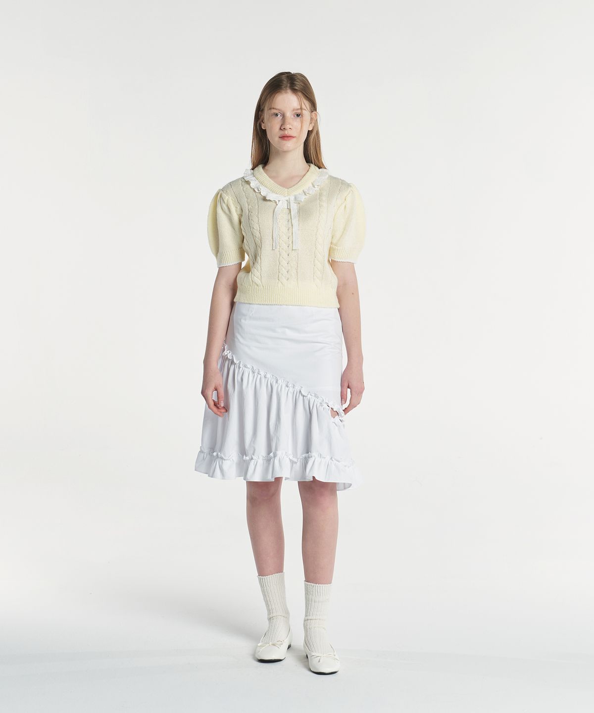 마가린핑거스(MARGARIN FINGERS) V NECK FRILL CROP KNIT (CREAM)