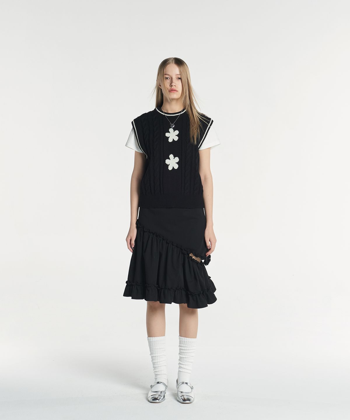 마가린핑거스(MARGARIN FINGERS) POINT FLOWER KNIT VEST (BLACK)