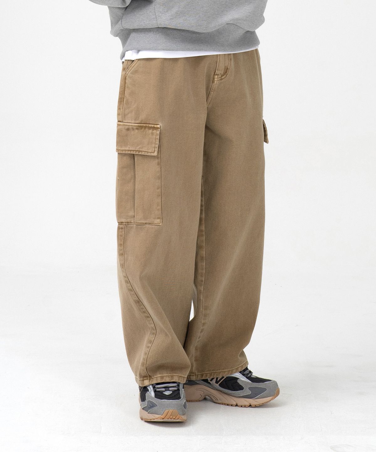 토피(TOFFEE) 가먼트 다잉 카고 데님 팬츠 (BEIGE)