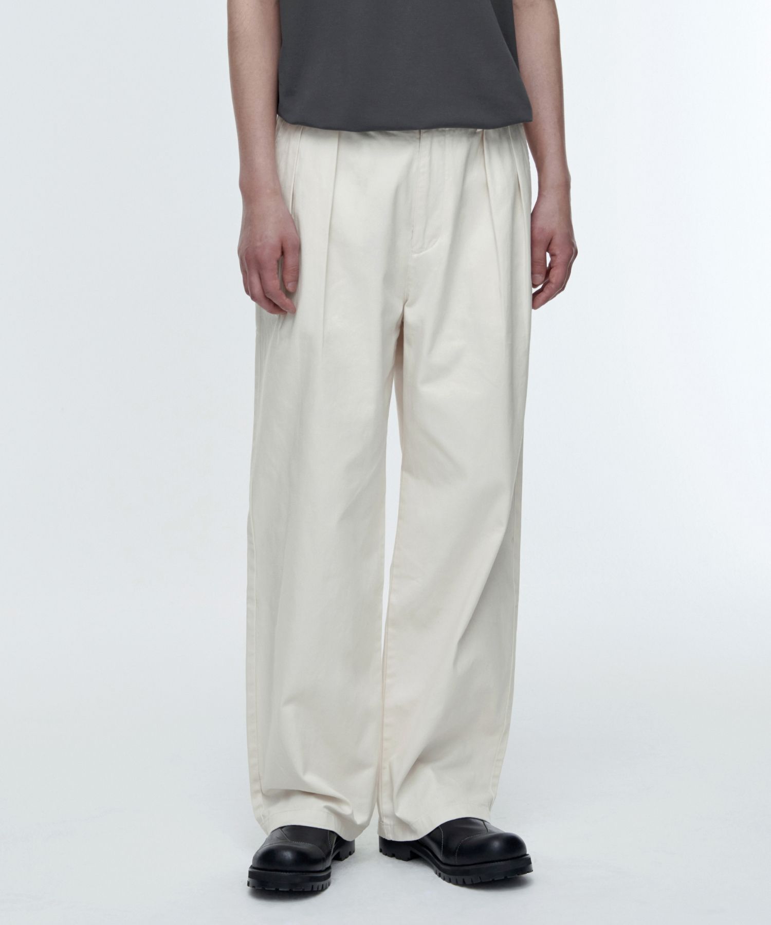 MUSINSA公式 | MUSINSA STANDARD リバースツータックワイドチノパンツ