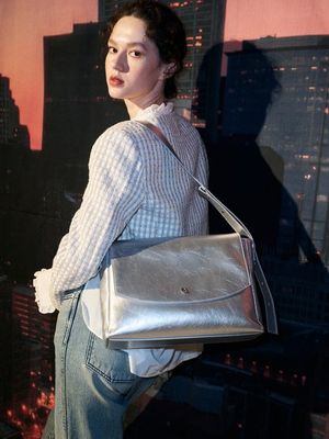 capture bag - crinkle silver