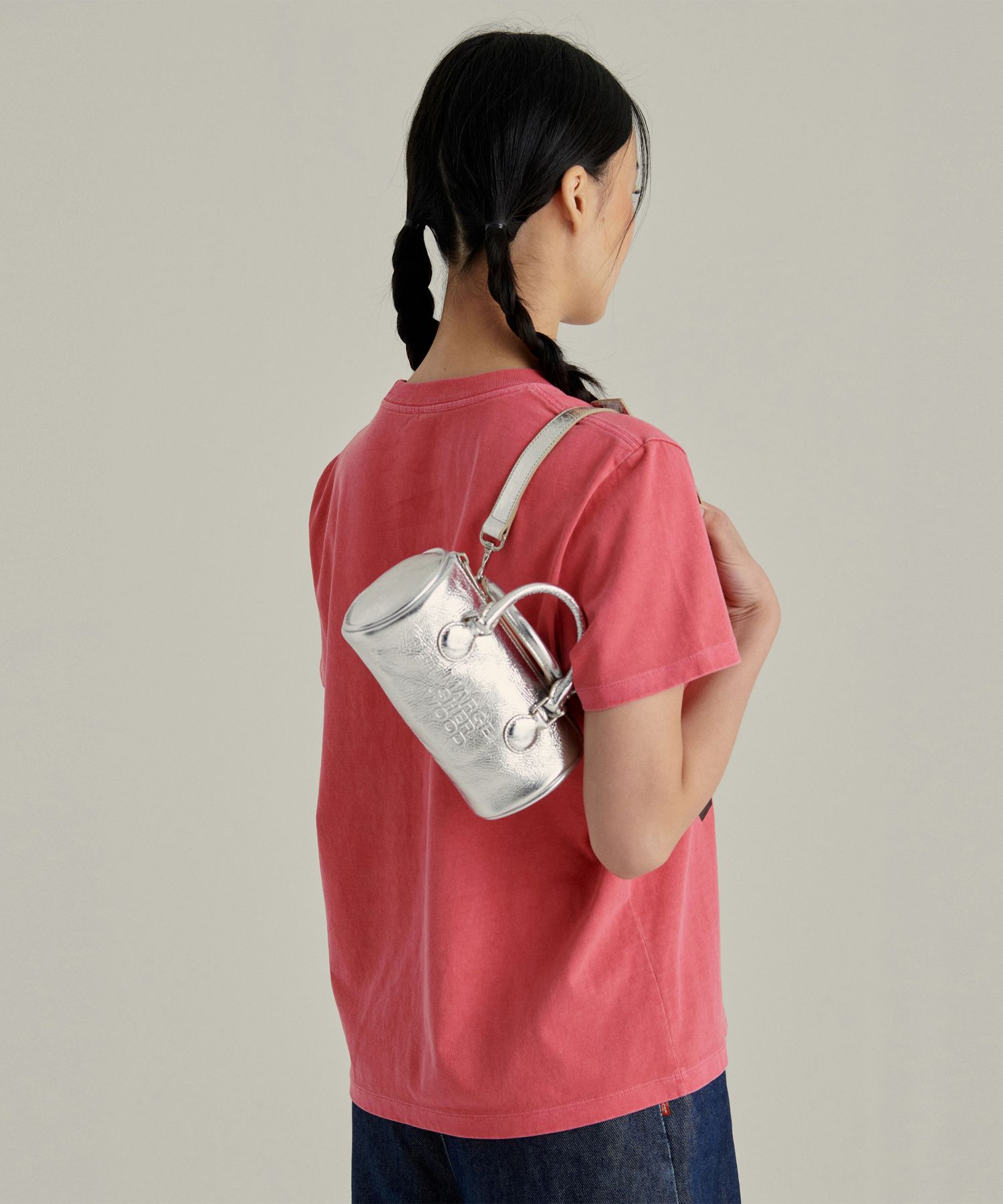 MUSINSA公式 | MARGESHERWOOD LOG BAG - silver crinkle