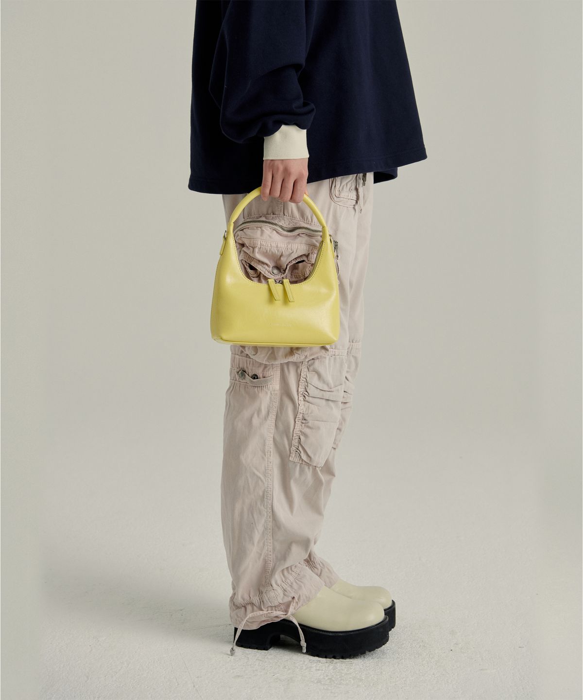 마지셔우드(MARGESHERWOOD) HOBO MINI + STRAP - lemon crinkle