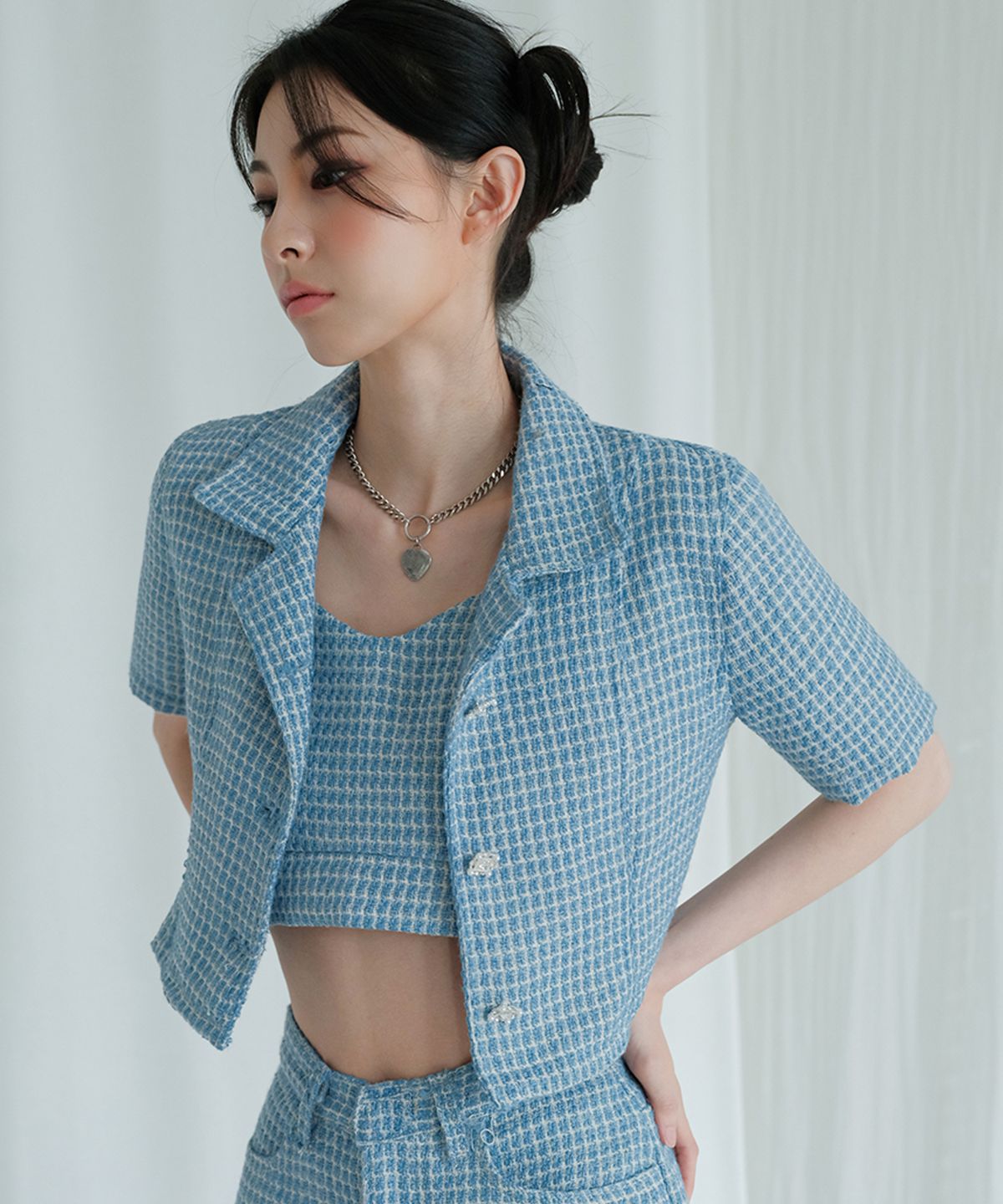 어반드레스(AVANDRESS) Blue Marine Tweed crop jacket