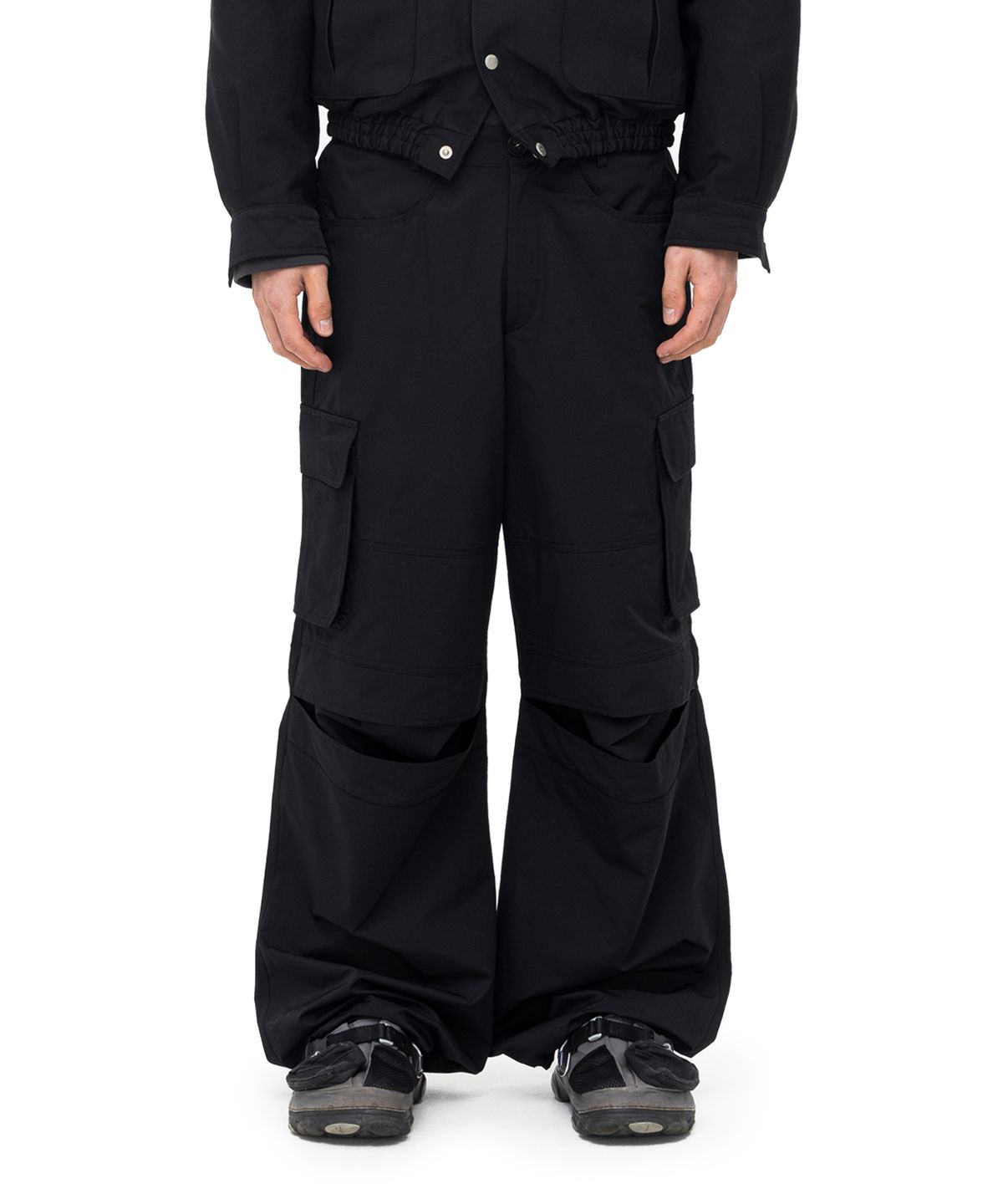 아캄(AAKAM) Knee Slit Cargo Pants (Black)
