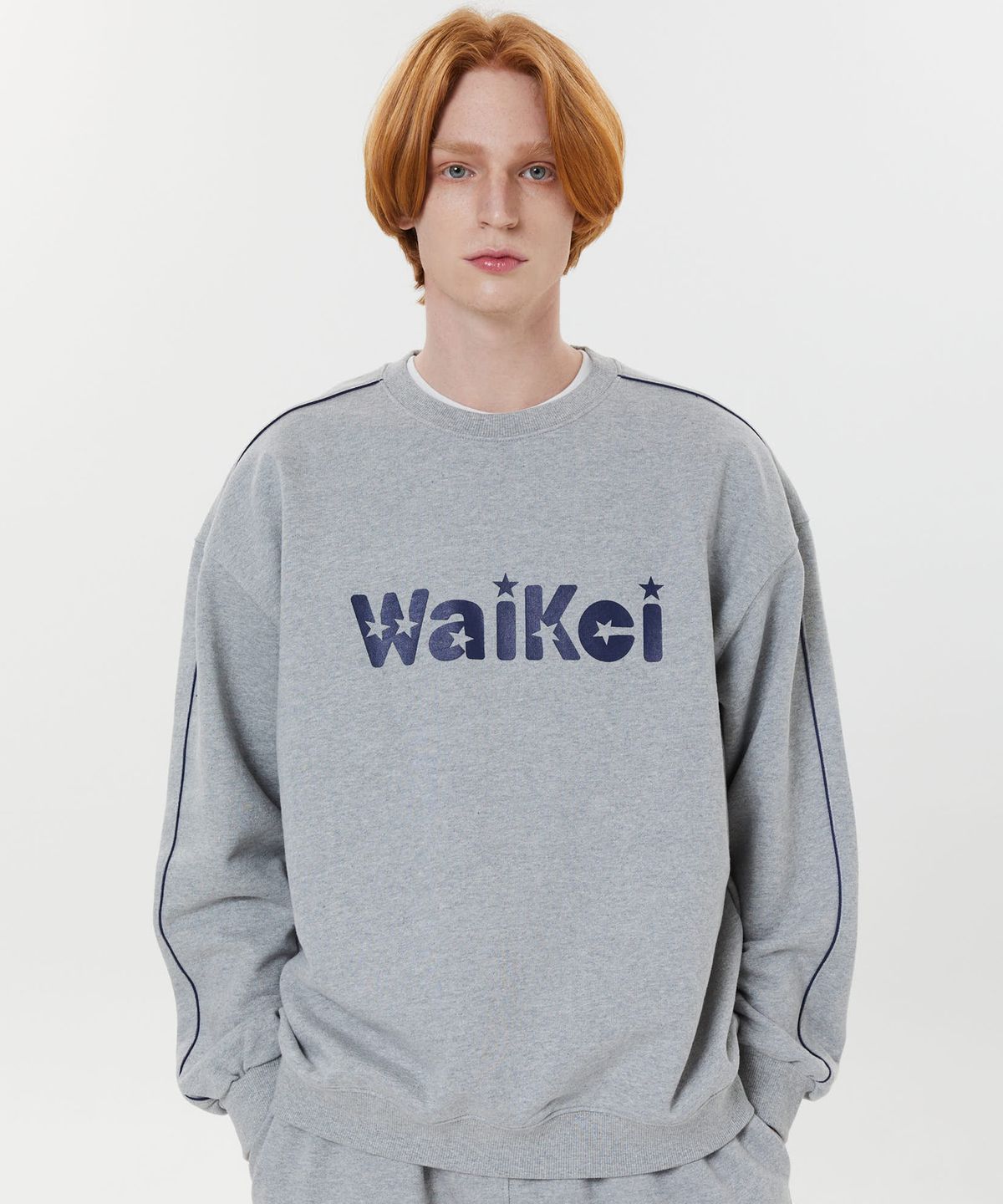 와이케이(WAIKEI) 파이핑 스타 로고 맨투맨 그레이