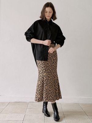 Boy-fit Unbalanced Washing Shirt - BLACK