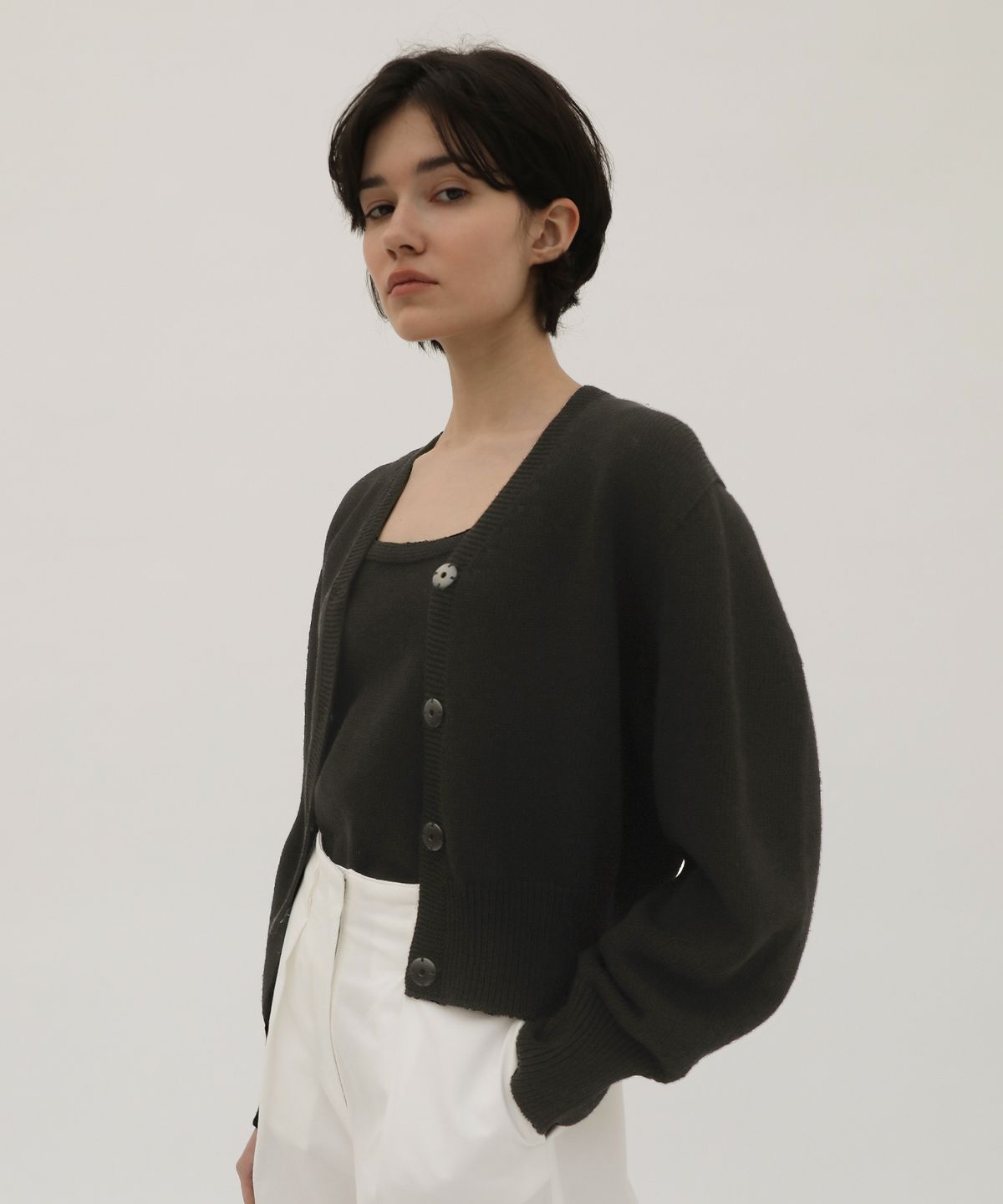 르바(LEVAR) Wholegarment Hidden Button Knit Cardigan - Black