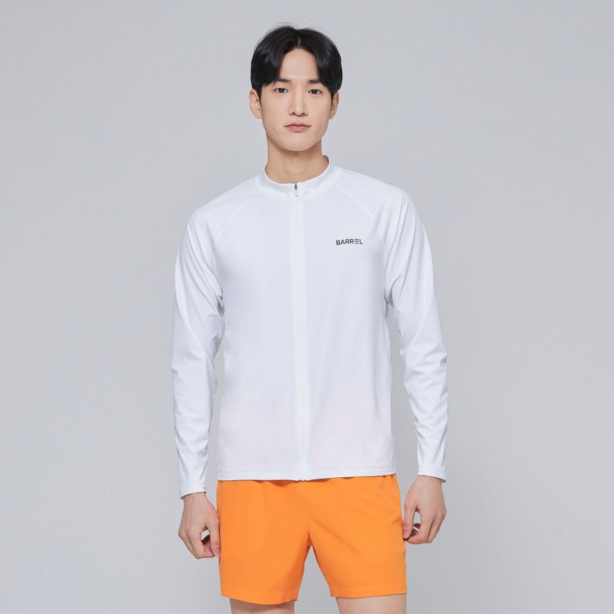 배럴(BARREL) 맨 에센셜 릴렉스핏 집업 래쉬가드 화이트 (B3SMWZR002WHT)