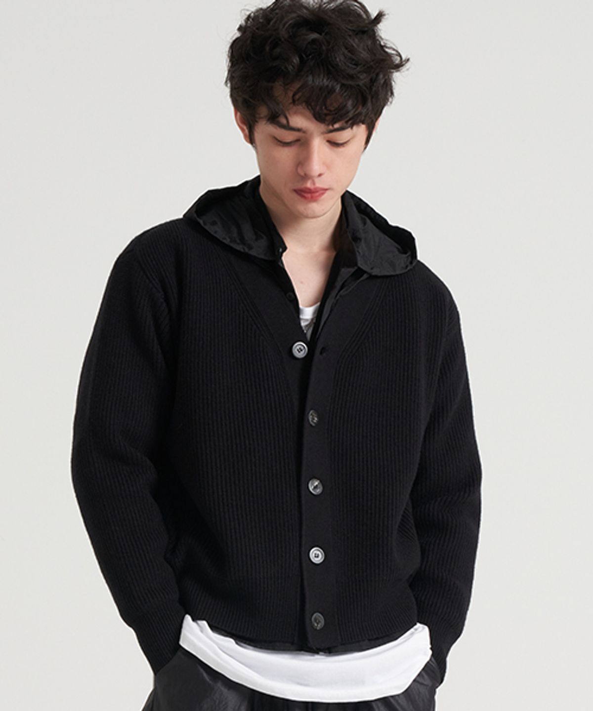 테네르(TENER) 데일리 세미 가디건 블랙