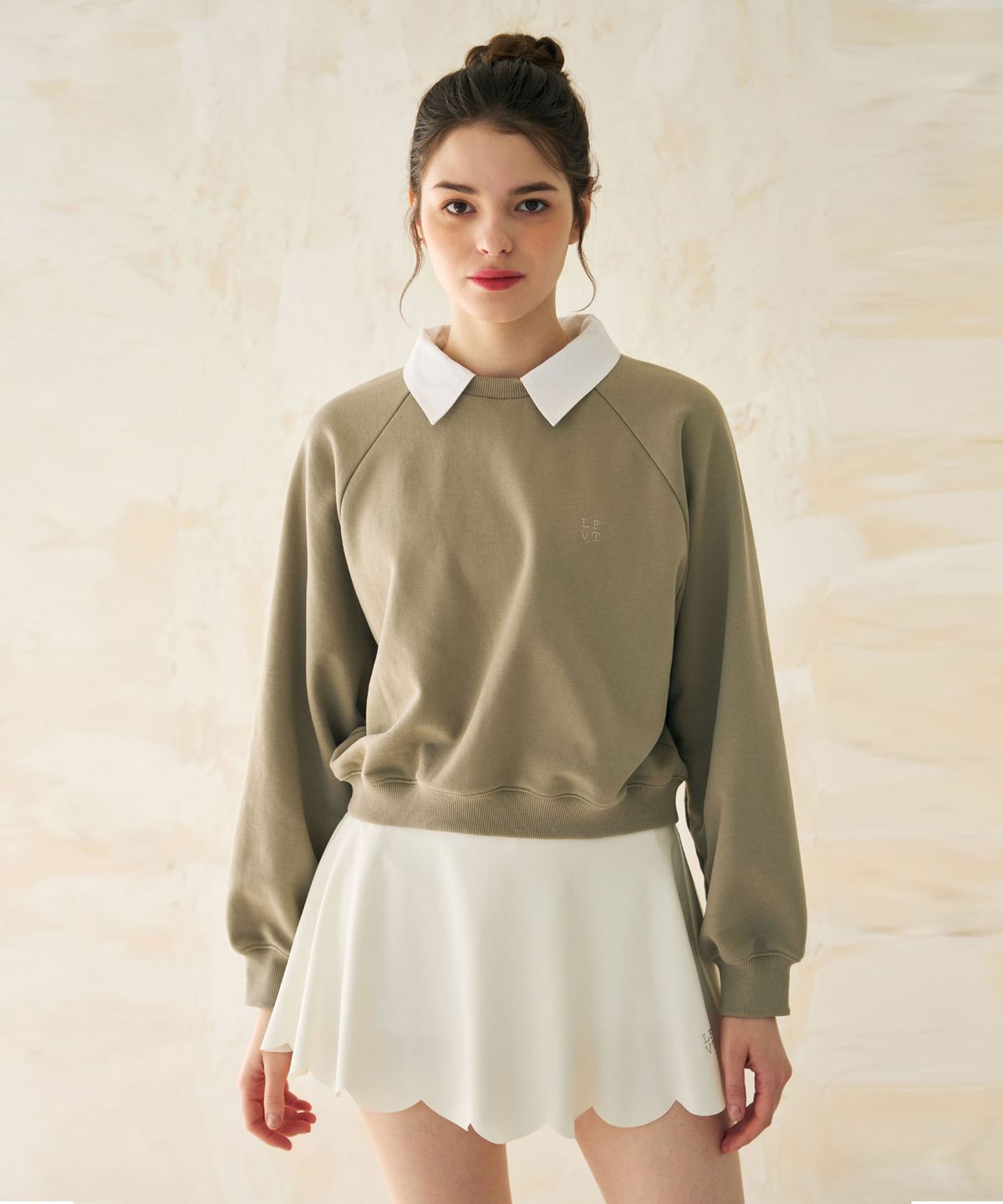 러브포티(LOVEFORTY) COLLAR POINT SWEATSHIRT KHAKI