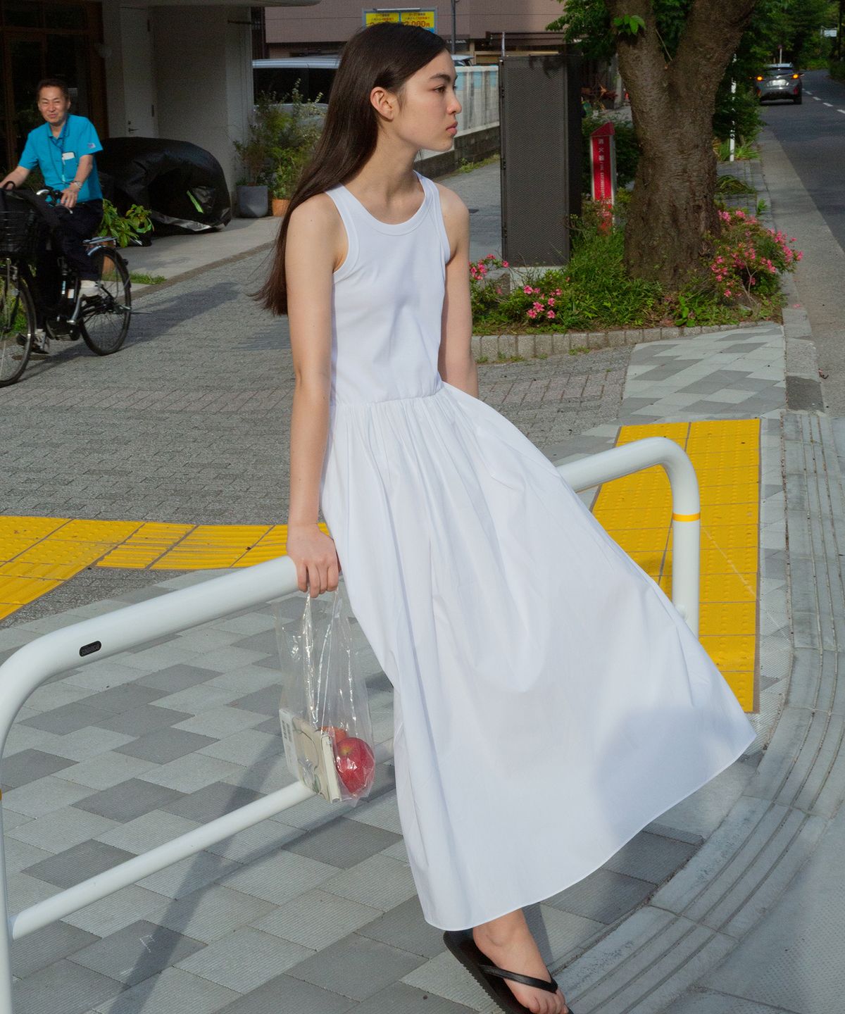 르바(LEVAR) Cotton Sleeveless Dress - Off White