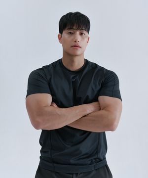 시그니처 라이트 듀얼 메쉬 티셔츠