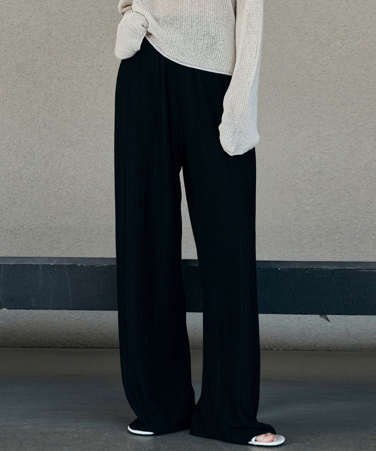 니브(NEEV) Wide Pleats Banding Pants (Black)