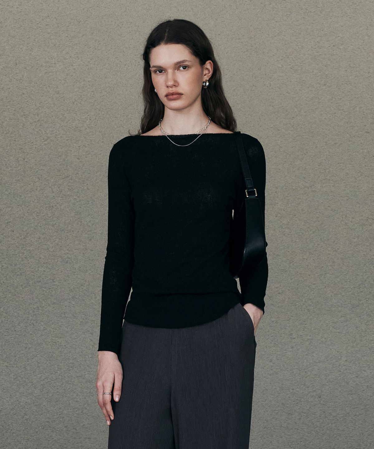 니브(NEEV) Natural Cutted Slim Fit T-shirt (Black)