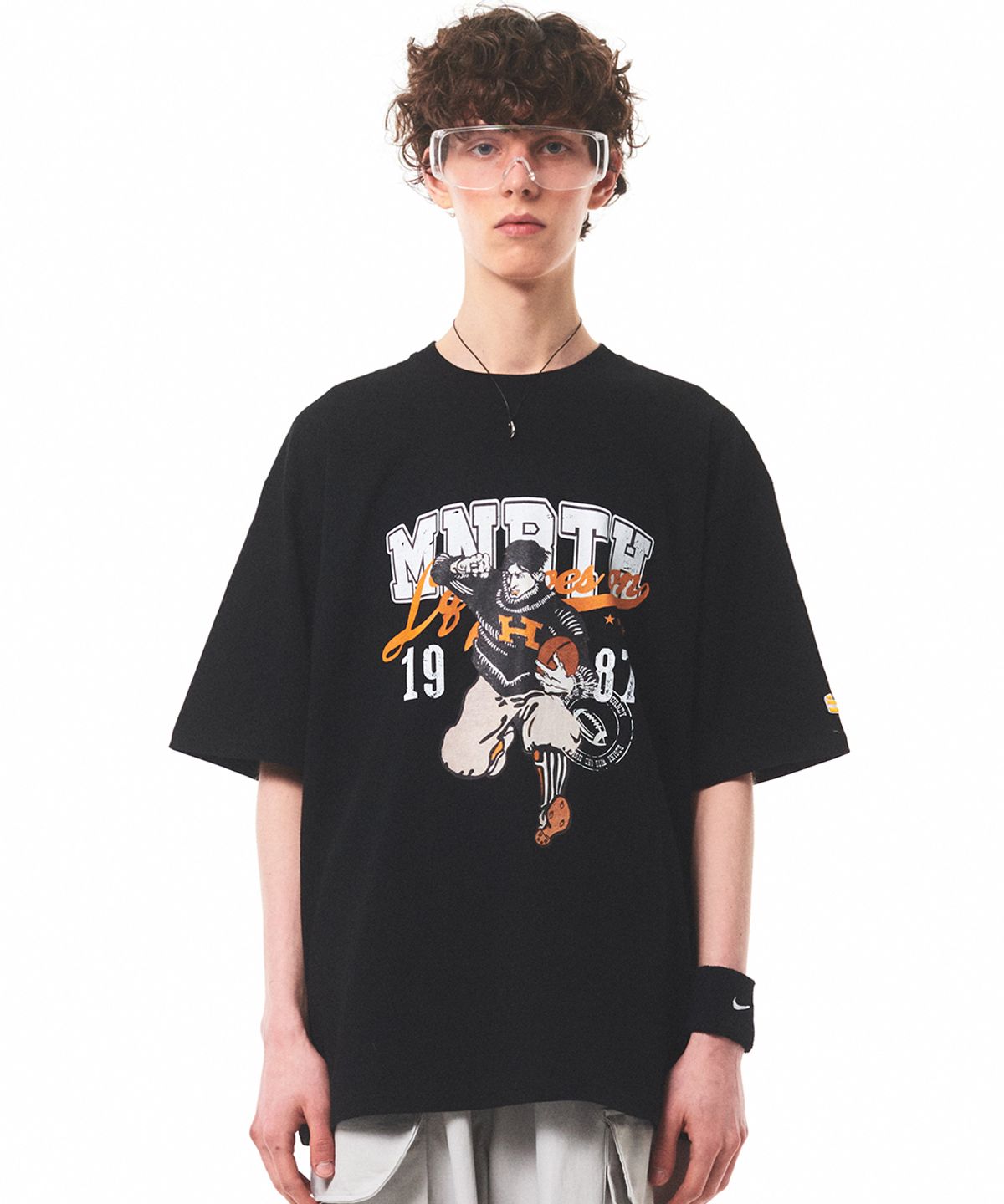 메인부스(MAINBOOTH) Touchdown T-Shirt(BLACK)