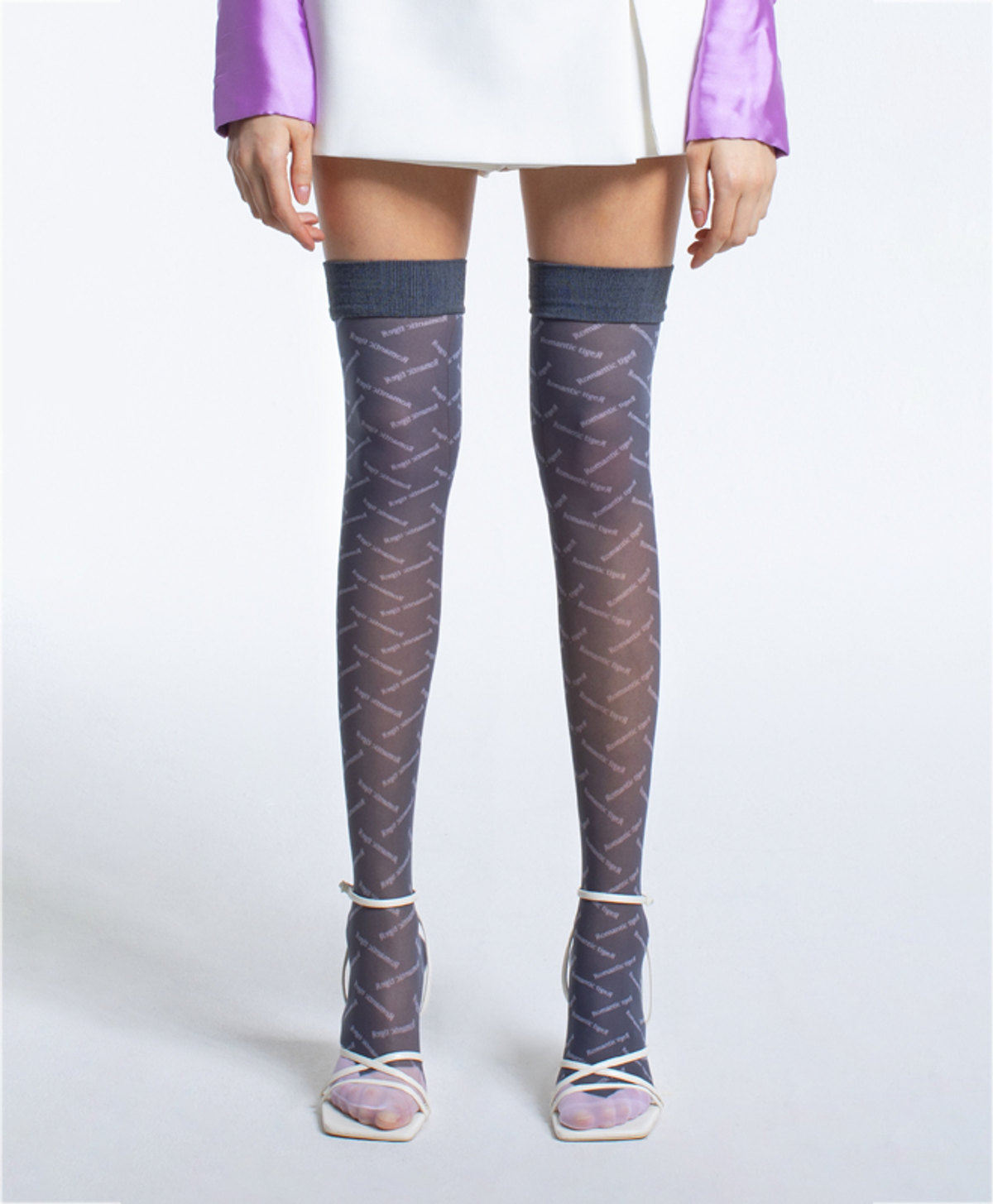 로맨틱타이거(ROMANTIC TIGER) Logo play Black Knee high stockings