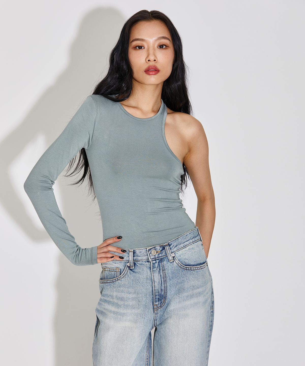 탑걸(TOPGIRL) BAMBOO ONE SIDE CUTOUT TOP (ECO-FRIENDLY)_T316TP123