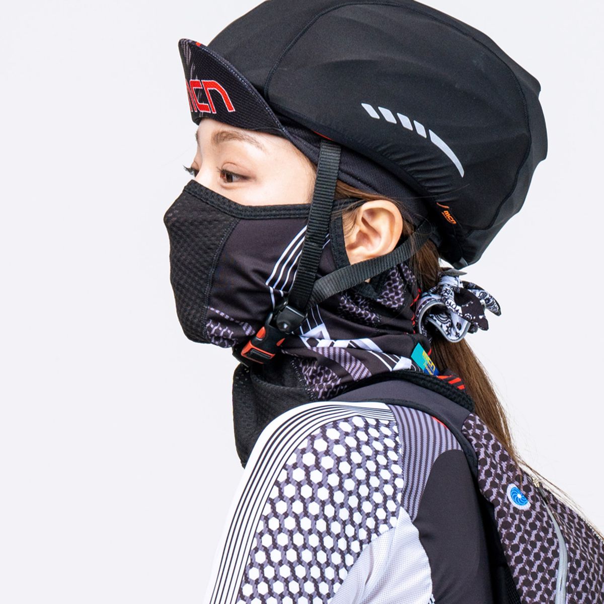엠씨엔스포츠(MCNSPORTS) 트랙 쿨 메쉬 스포츠 마스크