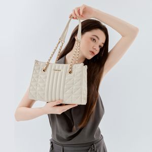 코린 퀼팅 숄더백