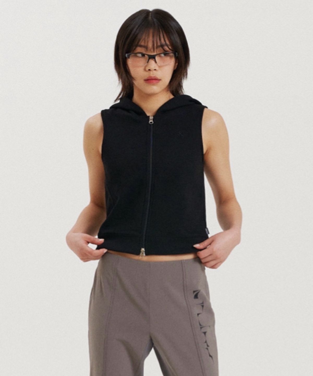 더파코(THE FACO) FRONT CUTTING HOOD VEST BLACK