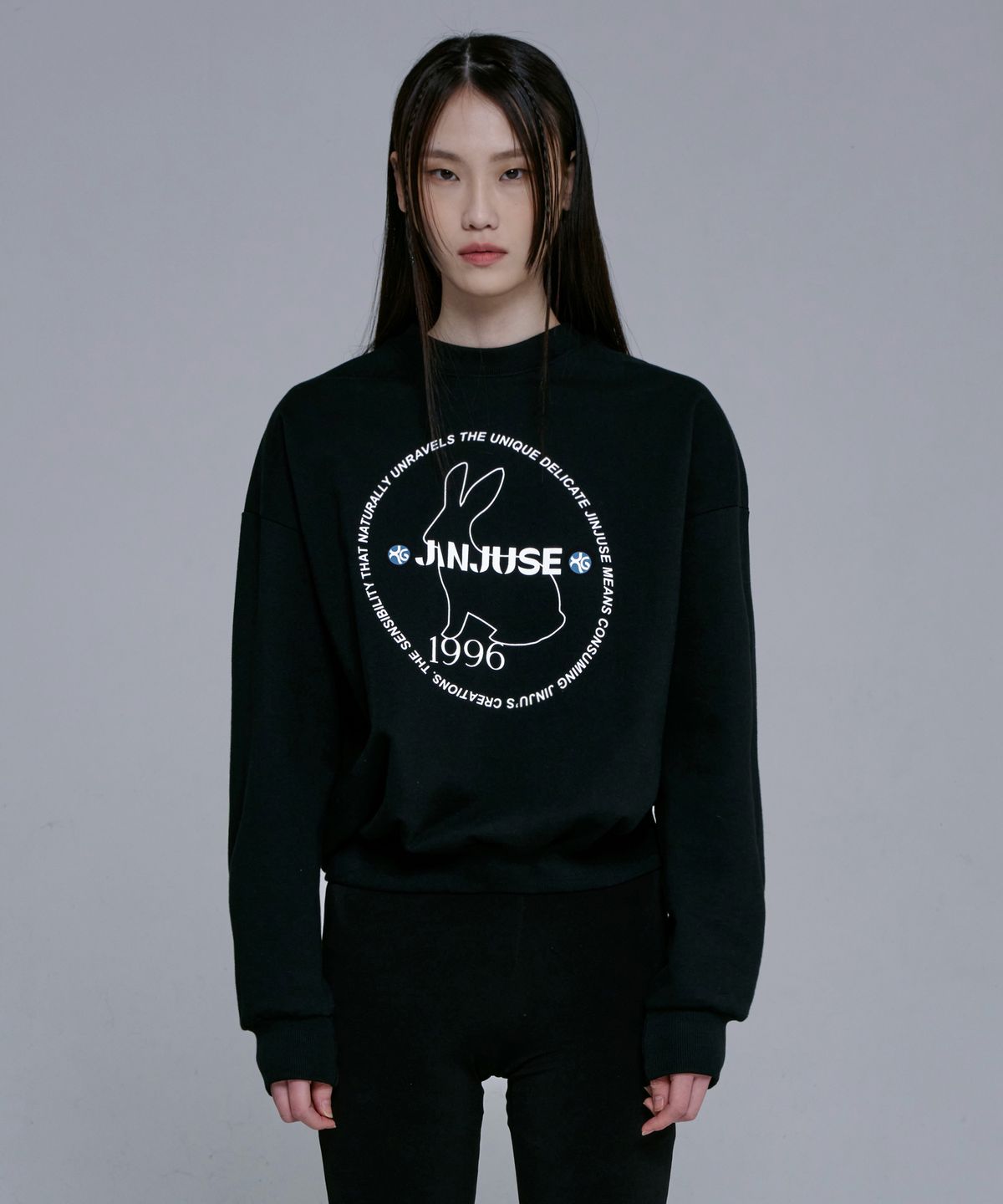 진주유즈(JINJUSE) BLACK RABBIT SWEATSHIRT [BLACK]