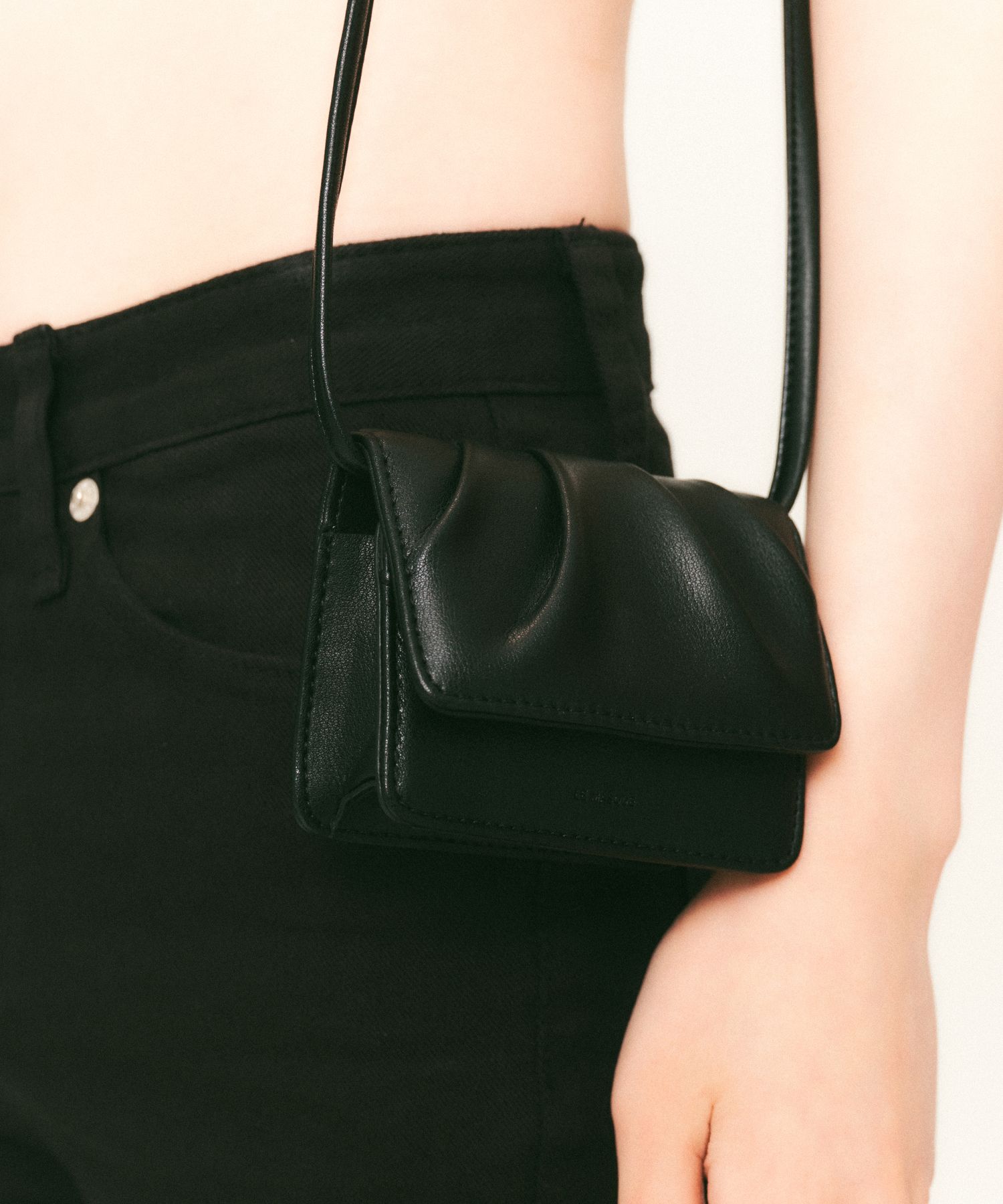 MUSINSA | LEMASQUE Dough Micro Bag AirPods Card Holder Black