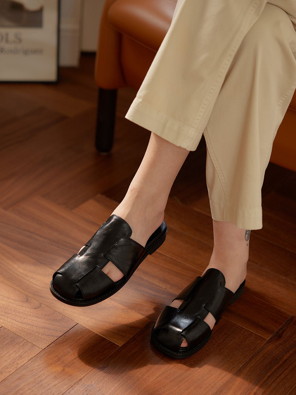 바이언스(BYEUUNS) BMS22001 ARTICHOKE SANDAL / 2COLORS