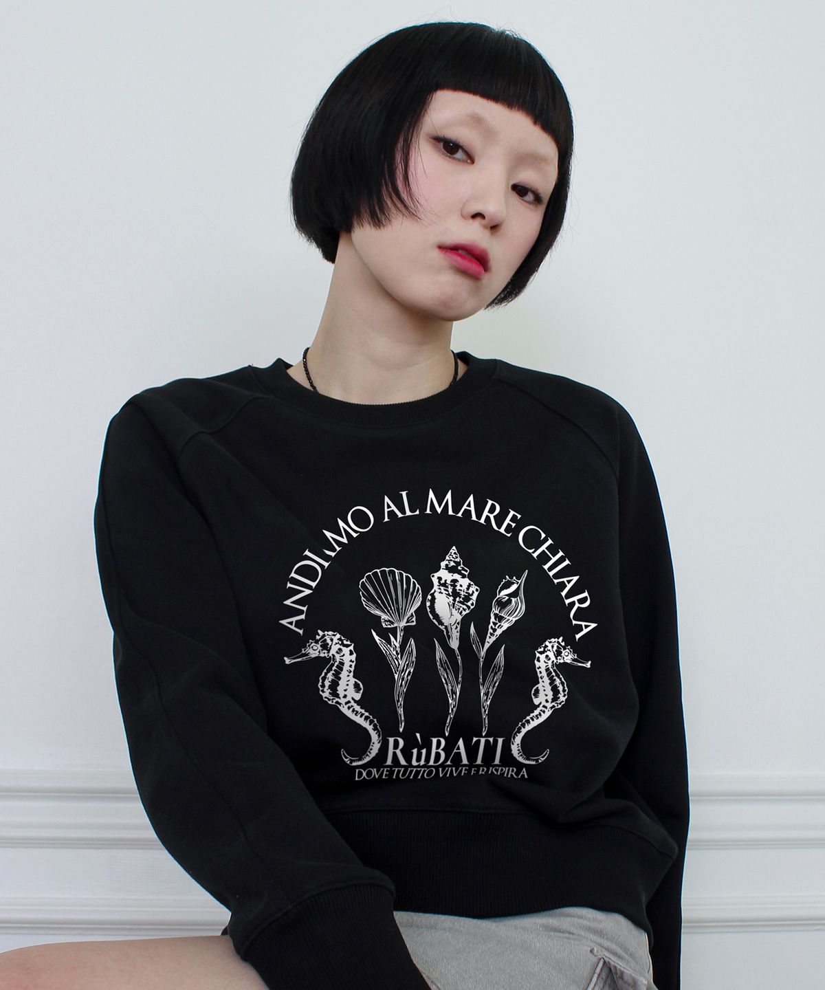 루바티(RUBATI) Shell Flower Sweatshirt (BLACK)