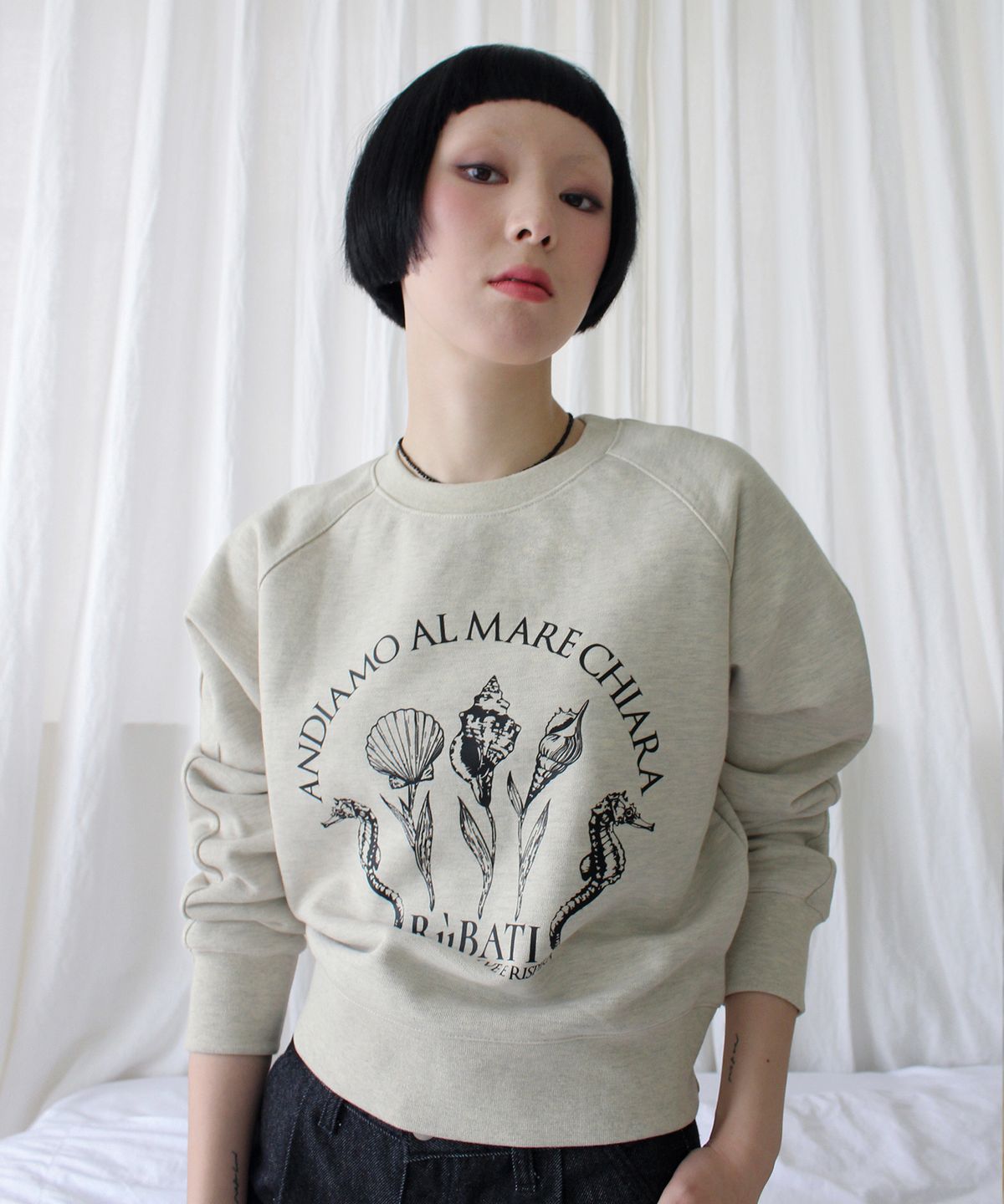 루바티(RUBATI) Shell Flower Sweatshirt (OATMEAL)