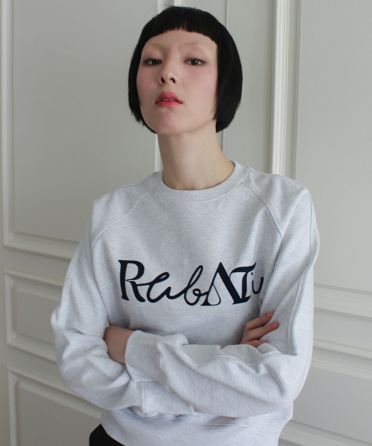 루바티(RUBATI) Lettering Logo Sweatshirt (ICE MELANGE)