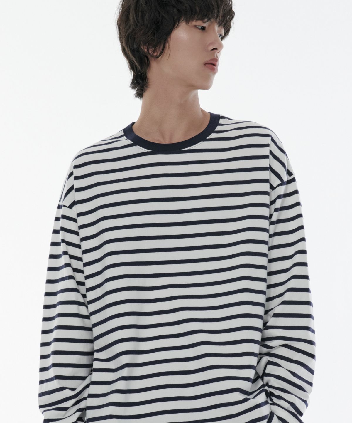 무신사 스탠다드(MUSINSA STANDARD) 브레톤 스트라이프 릴렉스드 긴소매 티셔츠 [화이트/네이비]