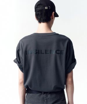 백프린트 로고 티셔츠 CHARCOAL