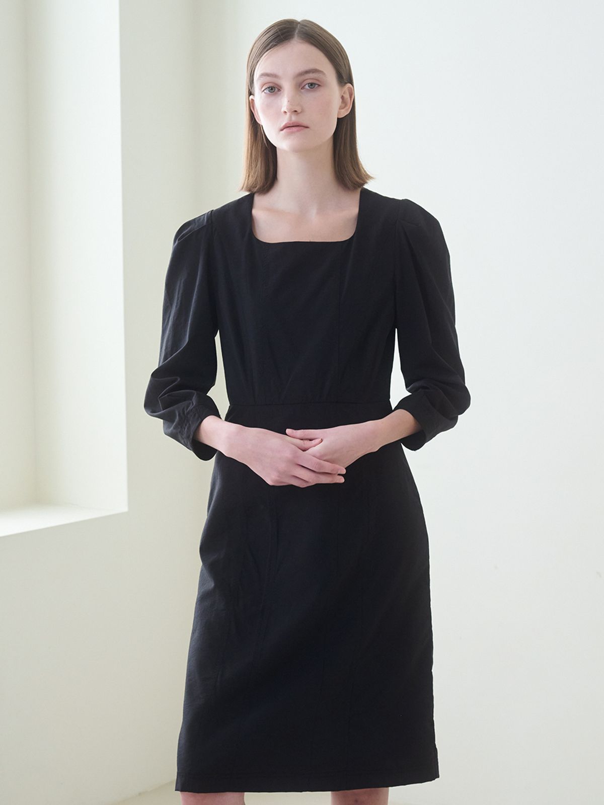 누브(NOUVE) Square Neck Stitch Dress - Black
