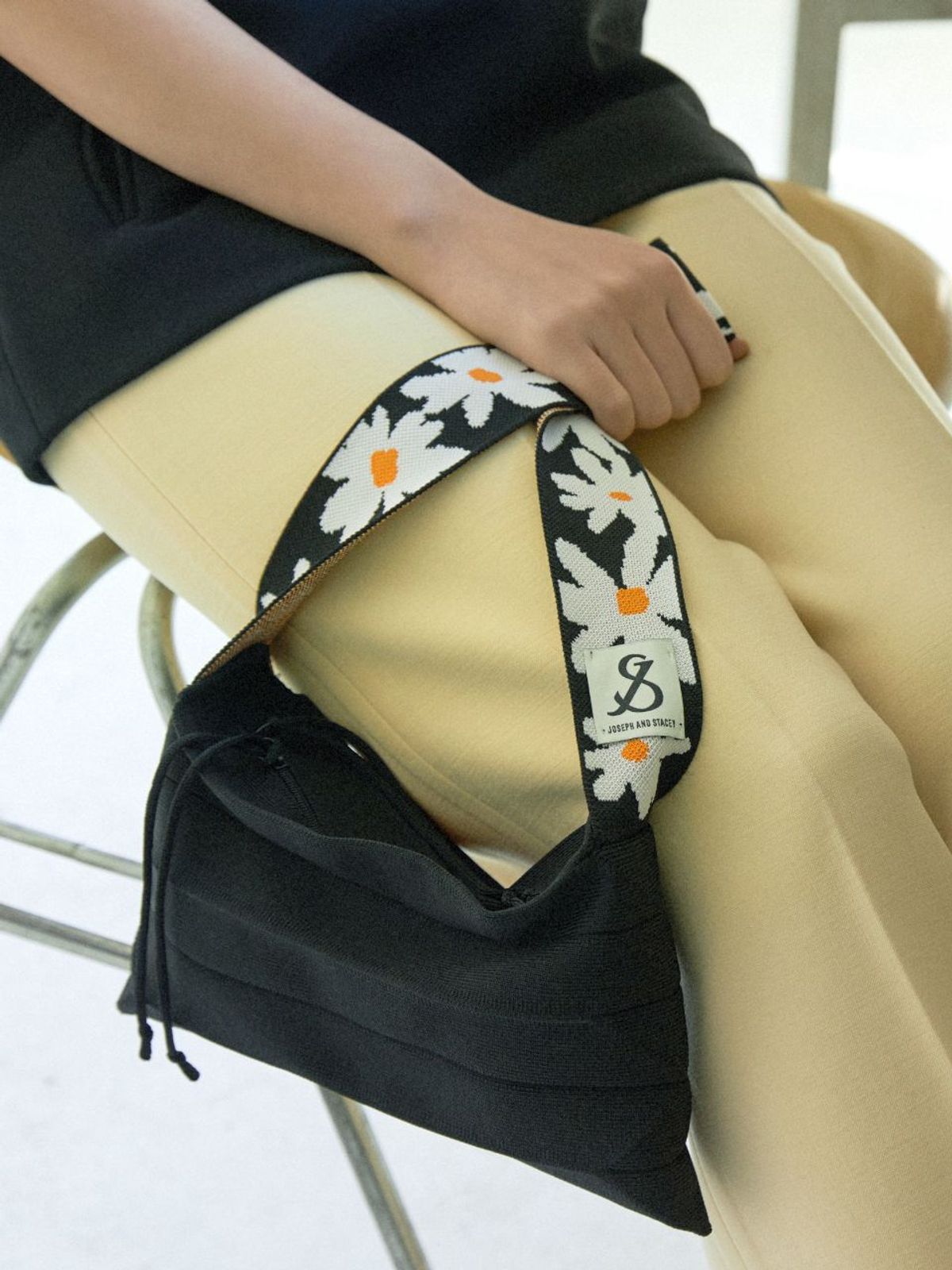조셉앤스테이시(JOSEPH&STACEY) Lucky Pleats Knit Shoulder Daisy (ALL)